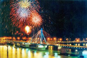 bo-tui-kinh-nghiem-xem-phao-hoa-quoc-te-da-nang-2018-2